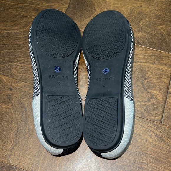 Rothy’s flat - Picture 4 of 7